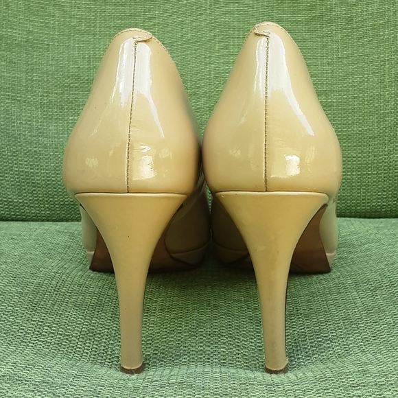 Cole Haan/Nike Air patent leather platform heel. - Picture 5 of 9